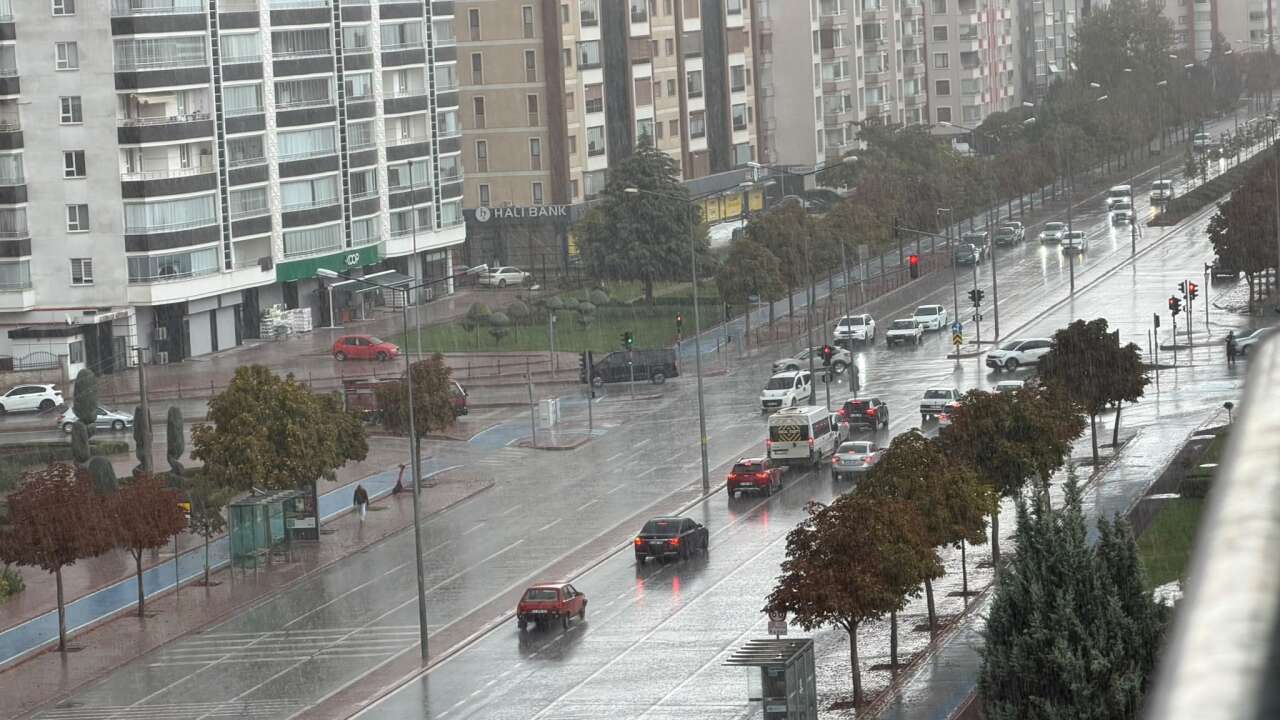 Konya’da sağanak yeniden bastırdı! AKOM 2 gün için daha uyarı yaptı 14